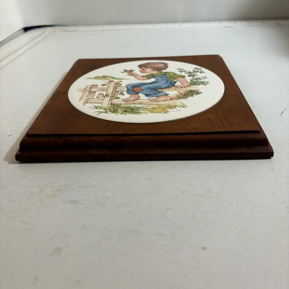 Vintage ceramic wood trivet kitchen hot pad decor art boy with  butterfly - Picture 2 of 12
